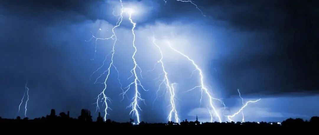 两市超3900只个股下跌！“妖镍”多空大战余震：千亿巨头连吃2跌停，公司火速回应…