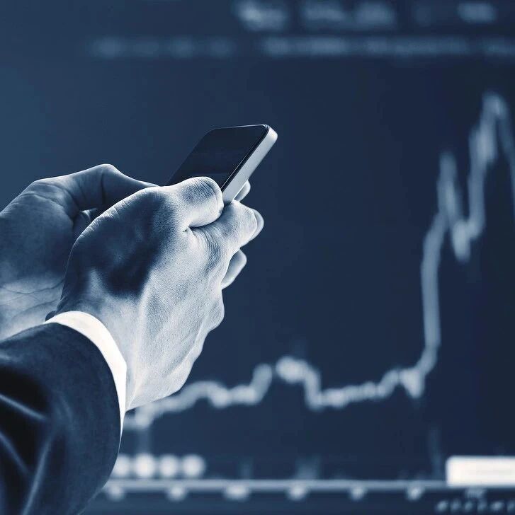 太火爆！5只中概股霸屏美股成交前十榜，蔚来更成No.1，比苹果+亚马逊还高400亿