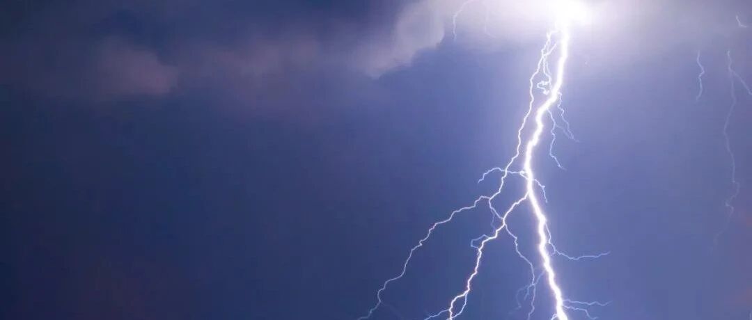 利空突至？！千亿锂业巨头跳水大跌，海外两大项目生变？公司紧急回应…多家锂企业绩预喜