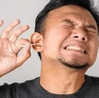 公园“采耳”一时爽，潜藏危害你可知？