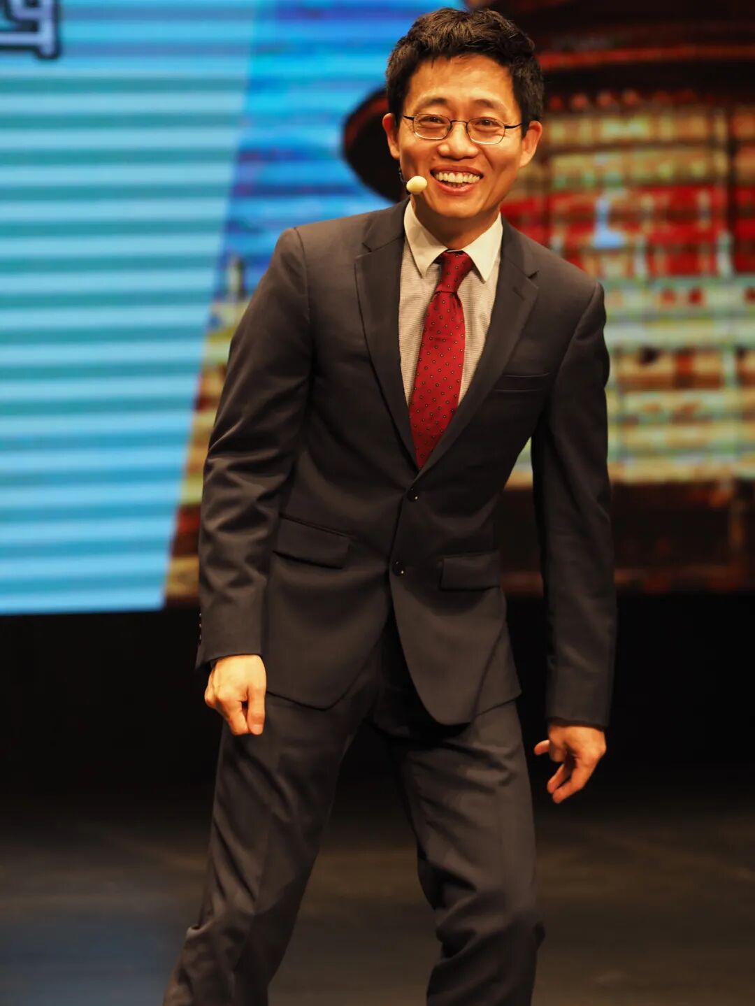 黄西美国白宫脱口秀高清_黄西美国白宫脱口秀下载_央视脱口秀主持人