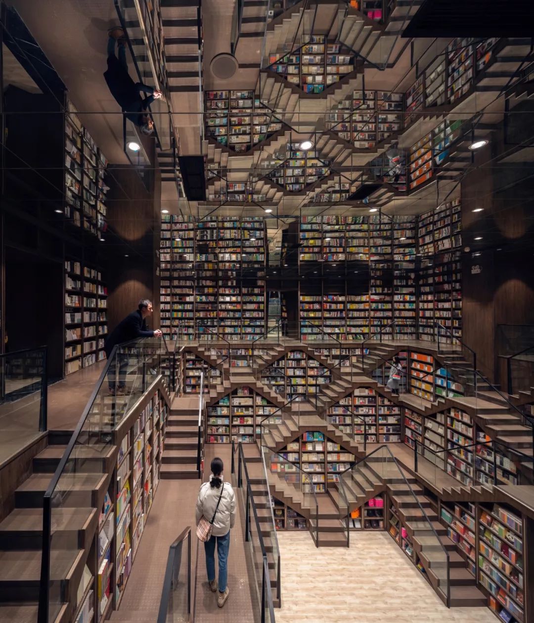 李想，在重慶打造了一家超有創意的書店，處處呈現出藝術館的格調！ 家居 第25張