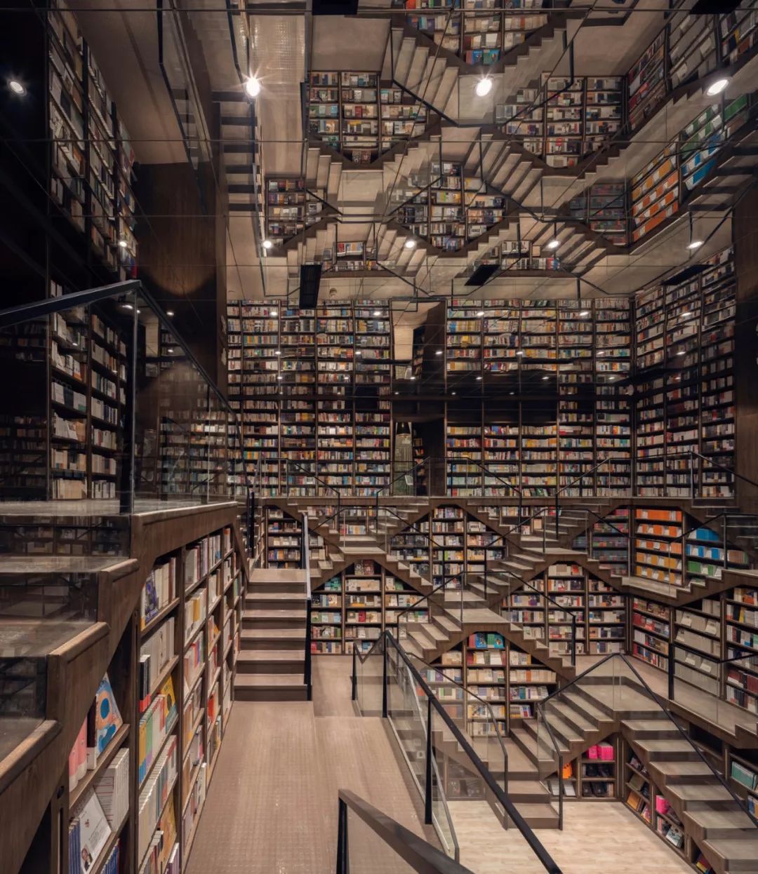 李想，在重慶打造了一家超有創意的書店，處處呈現出藝術館的格調！ 家居 第28張