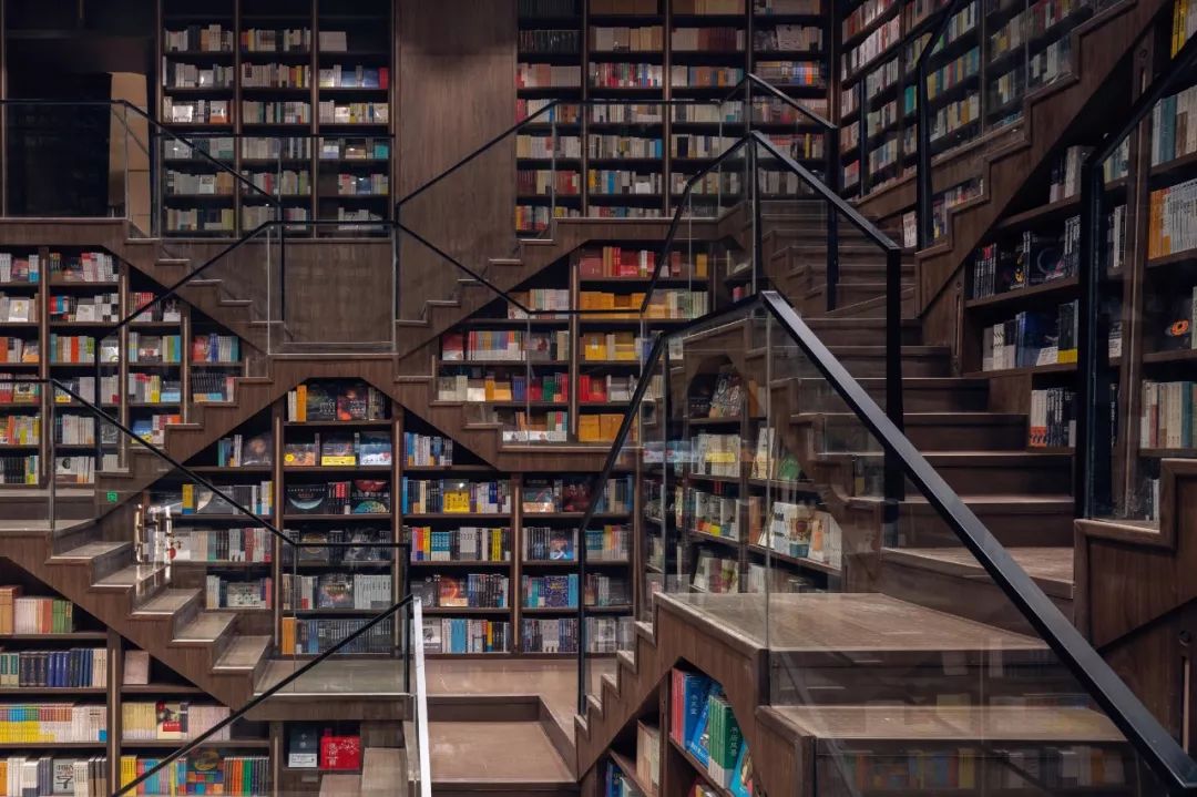 李想，在重慶打造了一家超有創意的書店，處處呈現出藝術館的格調！ 家居 第41張