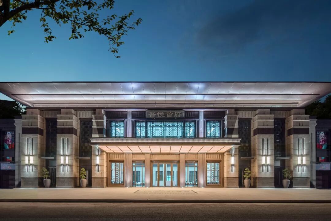 礼序一·登门望府本项目位于汾西河畔,依龙山山脉,山水环伺,风水极佳.