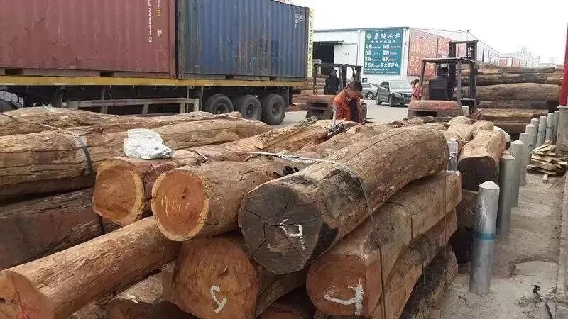 缅甸花梨木家具好吗 看看别人是怎么说的 红木选购 万宝红批发红木家具网