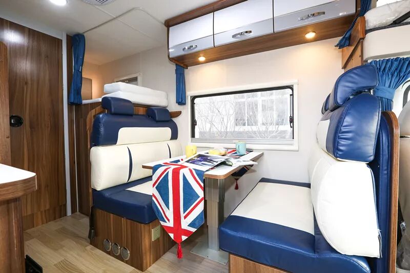 宇通C533无拓展房车（国产依维柯底盘/上下床）_5