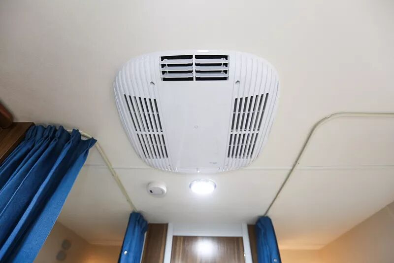 宇通C533无拓展房车（国产依维柯底盘/上下床）_8