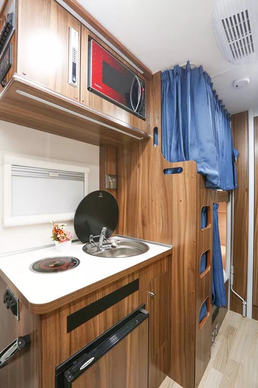 宇通C533无拓展房车（国产依维柯底盘/上下床）_9