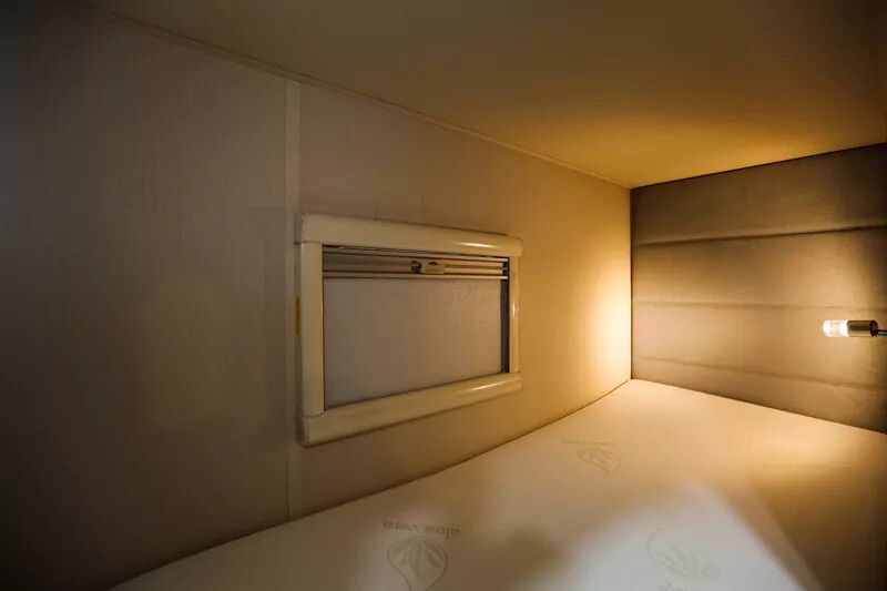 宇通C533无拓展房车（国产依维柯底盘/上下床）_15