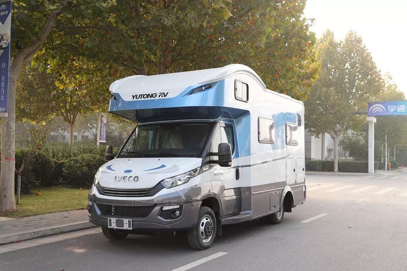 宇通C630大顶（进口依维柯无拓）_3