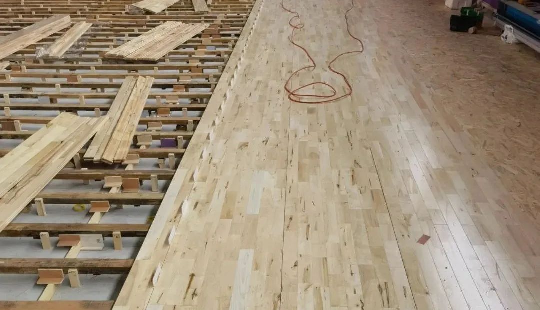 上海买枫木地板 价格_枫木体育地板价格_枫木运动木地板造价