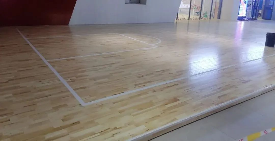 上海買(mǎi)楓木地板 價(jià)格_楓木運動(dòng)木地板造價(jià)_楓木體育地板價(jià)格