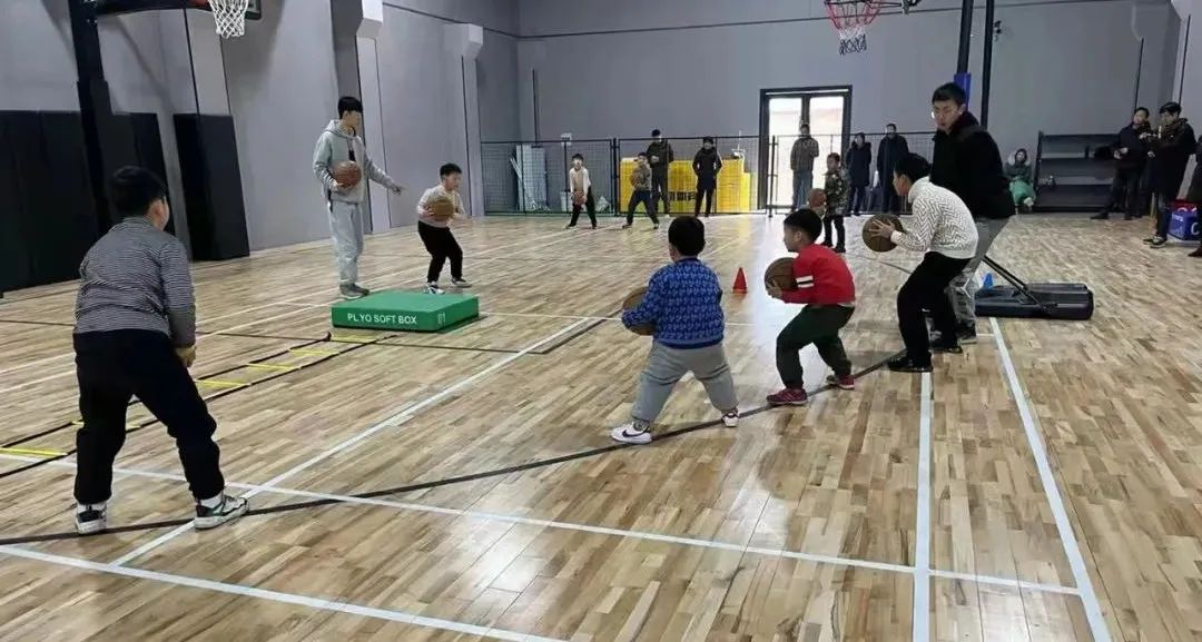楓木運動(dòng)木地板造價(jià)_上海買(mǎi)楓木地板 價(jià)格_楓木體育地板價(jià)格