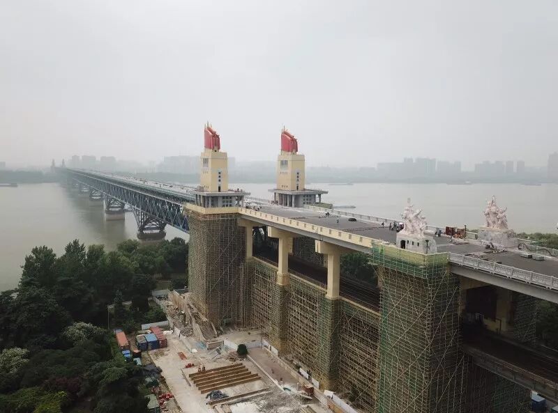 长江大桥年底恢复通车 10月白玉兰灯“点亮”