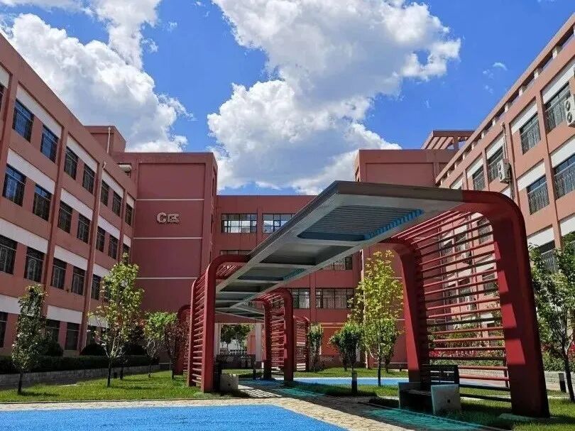 学校类别天津市首批重点中学学校简介天津市第一百中学成立于1960年