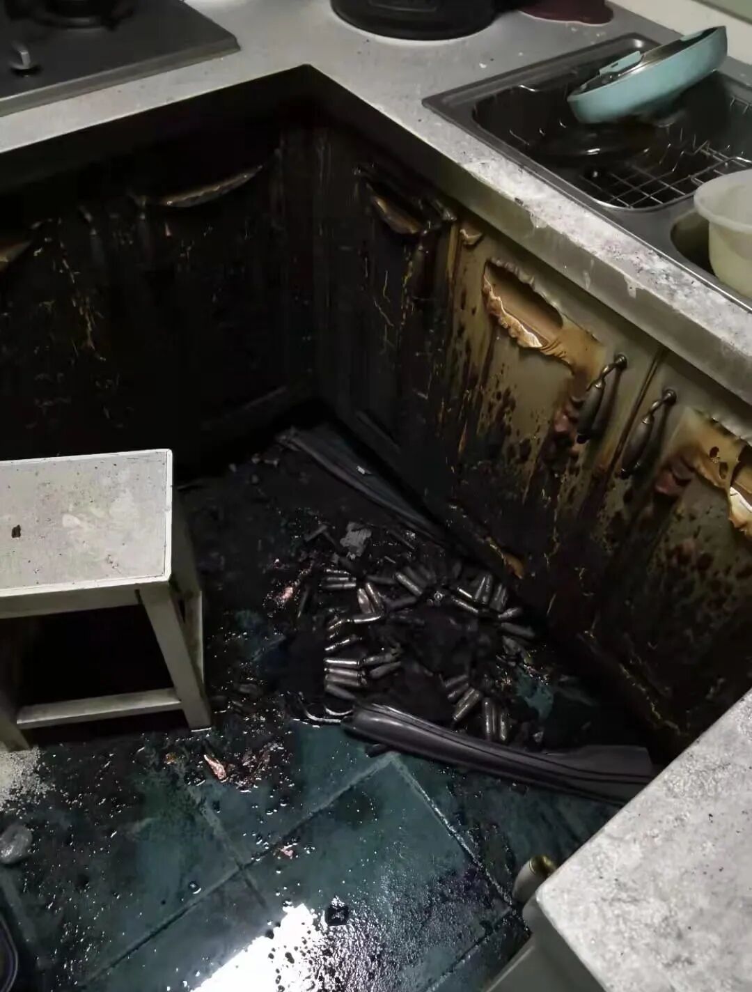 电动轮椅怎么充电轮椅车也会炸？同类产品也要注意！_https://www.jmylbn.com_新闻资讯_第5张