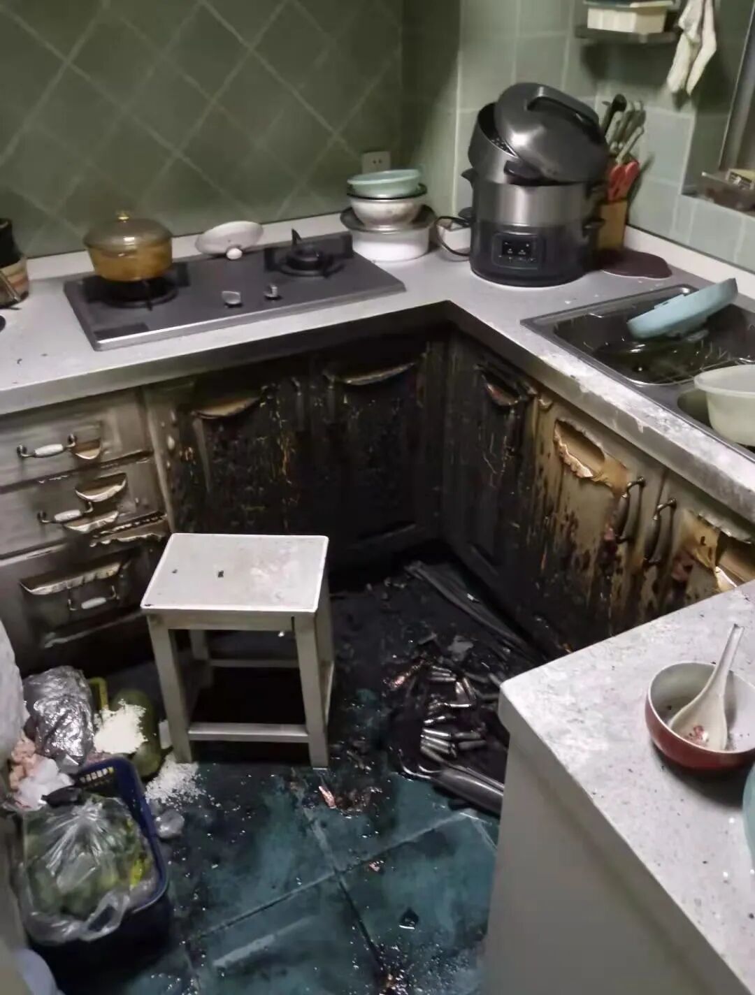 电动轮椅怎么充电轮椅车也会炸？同类产品也要注意！_https://www.jmylbn.com_新闻资讯_第6张