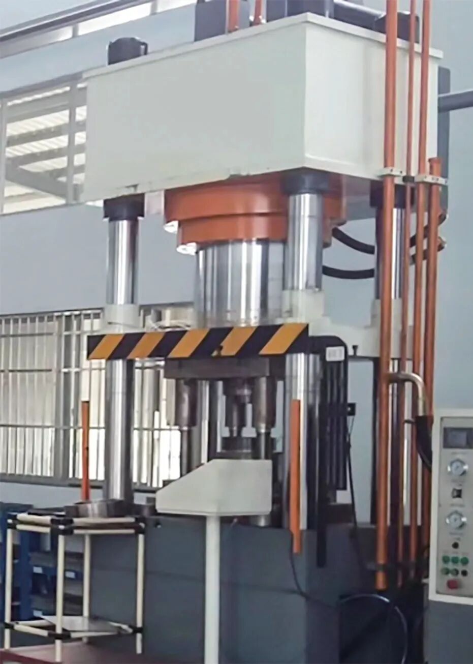 一种车用摄像头壳体冷挤压成形工艺与模具设计的图10