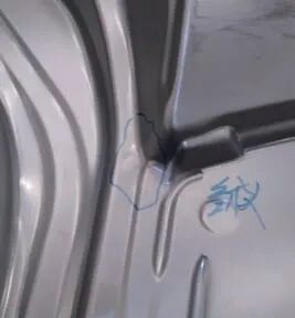 基于新车型侧围外板制件面品质量的改进提升的图7