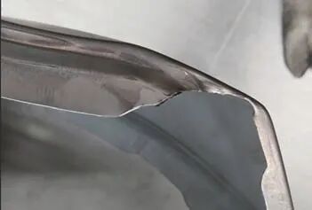 側圍尾部翻邊棱線不順的原因分析及解決辦法的圖4
