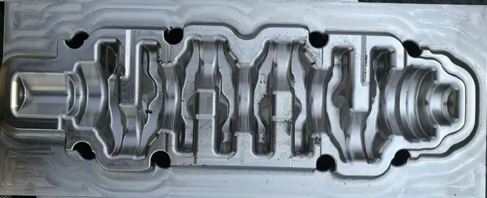 乘用车曲轴锻造工艺及改进的图4