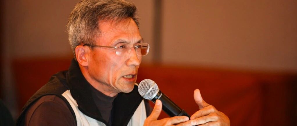 许小年：美国想脱钩，我们偏要争取挂钩