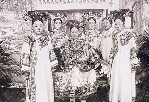 慈禧口中那颗价值8亿的夜明珠,在美国一大亨手中-微信头条网 慈禧口中那颗价值8亿的夜明珠,在美国一大亨手中