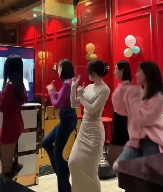 98一次升级手法300护士被曝提供根浴服务还炫耀没人查