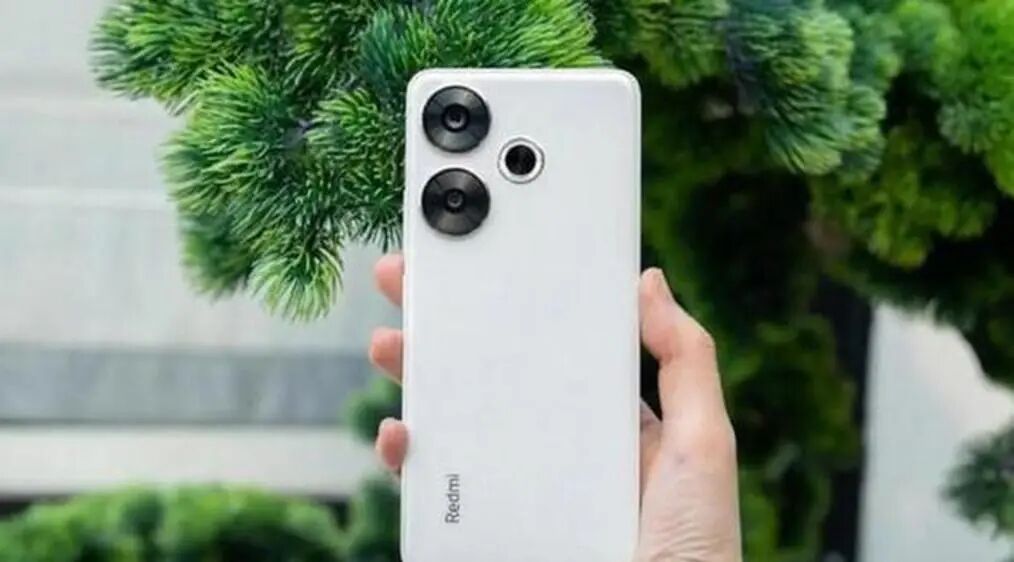 2025买手机别抠搜，这4款都是“顶尖旗舰”的代表，轻松用六年