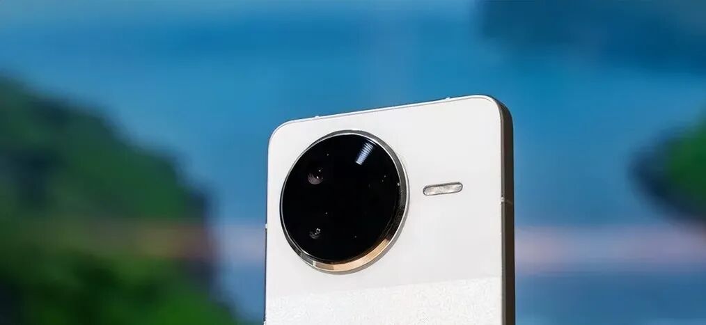 2025年国补后“闭眼买”的4款手机，近乎“零差评”，一步到位用6年