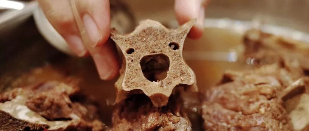 一锅暖冬的羊蝎子，大口吃肉才是御寒正确姿势！