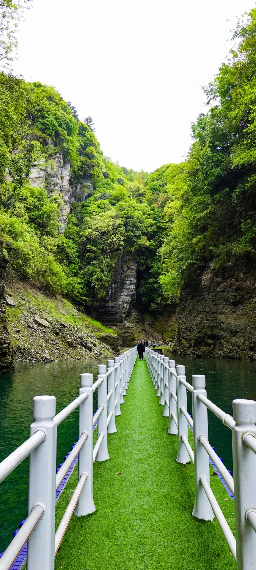 14:20-15:0005/打卡網紅峽谷浮橋—神龍谷景區活動內容:乘