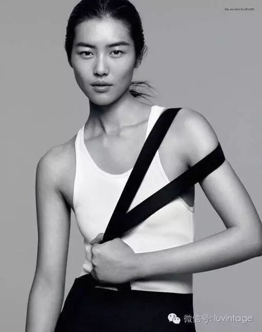 刘雯年入700万美金排名第八,连续4年入榜福布斯超模榜的唯一亚模.