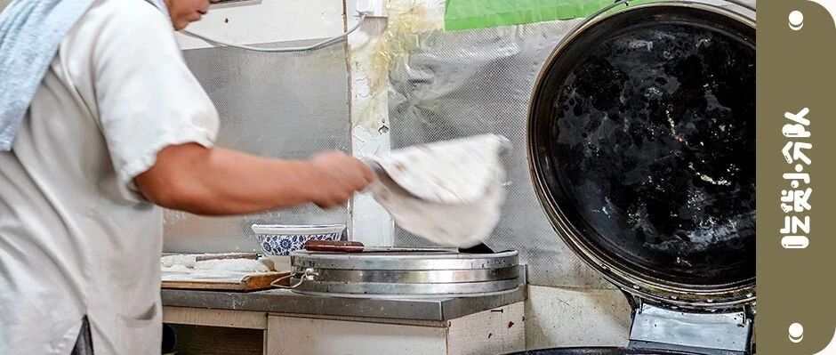 10平米小店，排队排出两条街