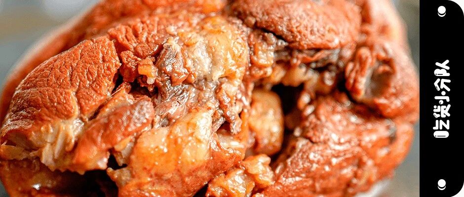 隔壁大爷一起床，就来这儿排队了