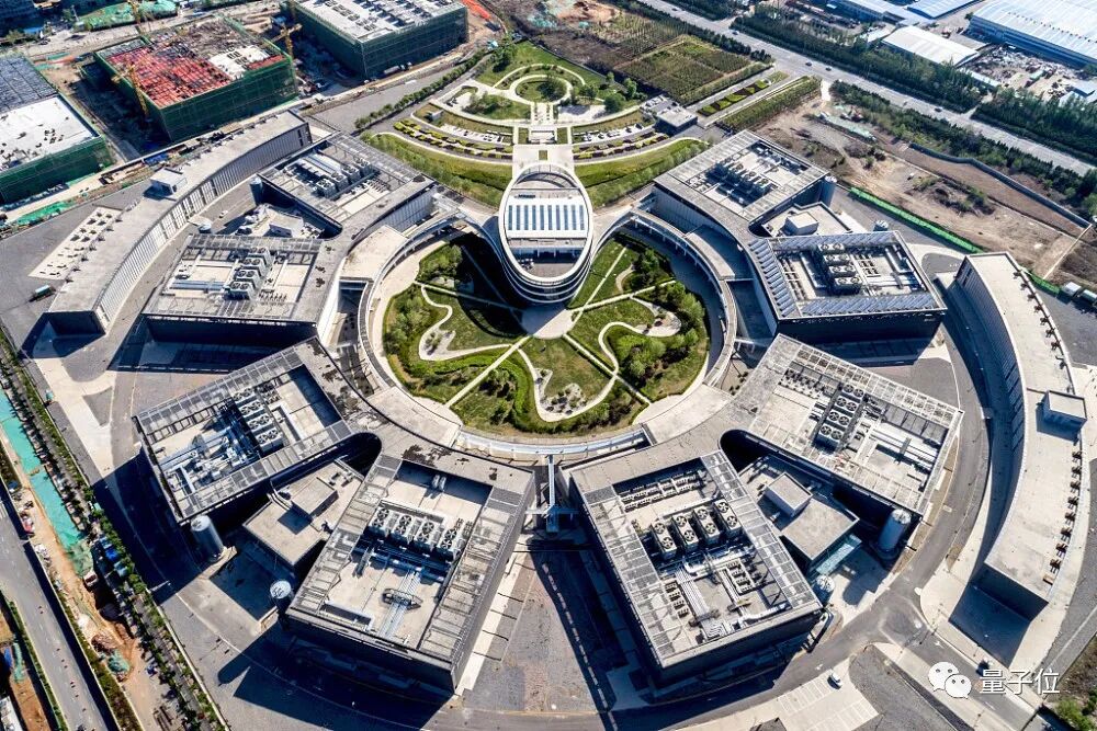 文心一言算力从哪来？自家最大智算中心：算力规模4EFLOPS，base李彦宏老家