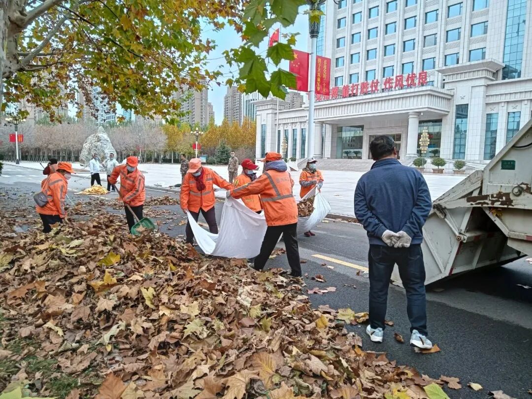 德州环卫中心义务清理获点赞保障安全除隐患