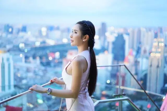 她可是印尼富豪nurdian cuaca的前妻!