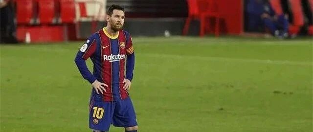 梅罗不是一档次？梅西0球0助攻叉腰叹息，仍比进球的C罗评分高