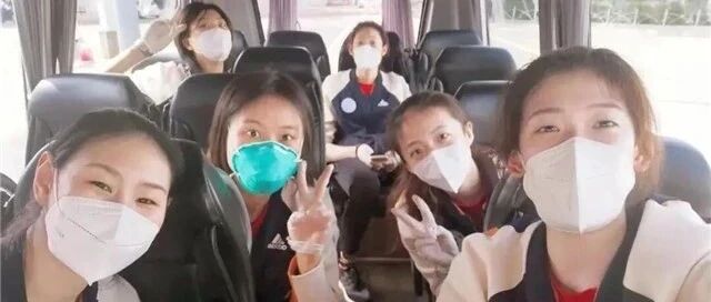 朱婷满血亮相！暴力拉伸姿势像超级赛亚人，郎平见到她心里踏实了