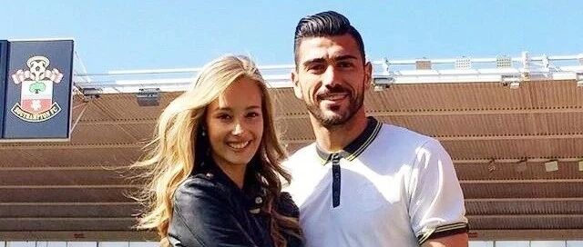 嫂子要嫁人了！瓦尔加晒超大钻戒笑得真美，佩莱在中国挣走几个亿