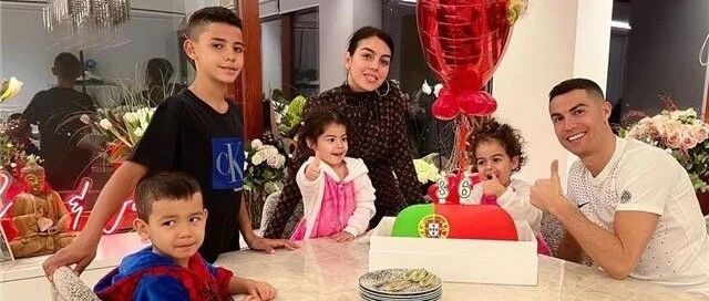 职业精神！C罗生日为备战不吃蛋糕，郭艾伦被撞脑震荡坚持比赛