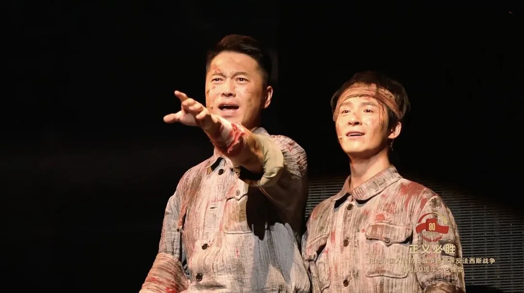 文艺晚会看见郭京飞了