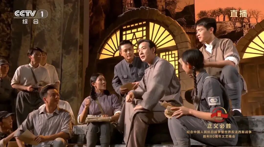 文艺晚会看见郭京飞了