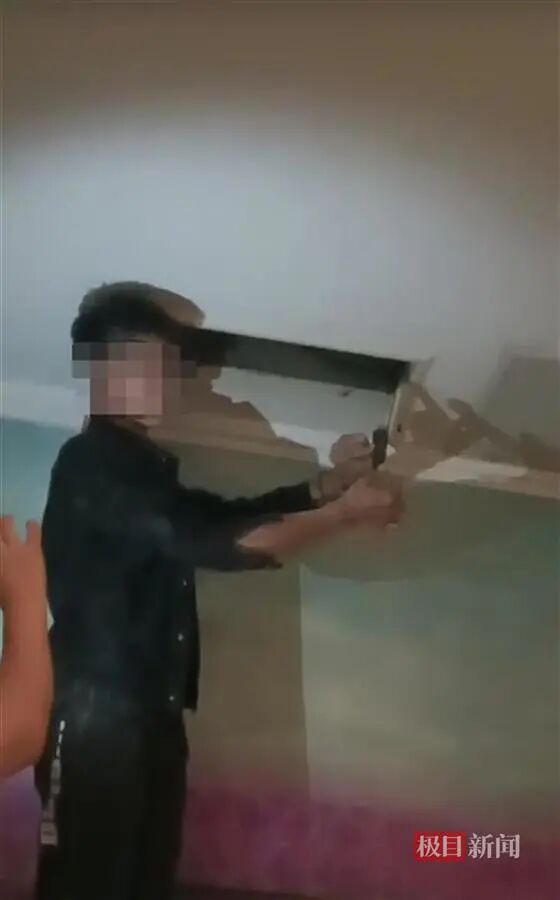 游客称住酒店发现摄像头 当地警方已经介入调查