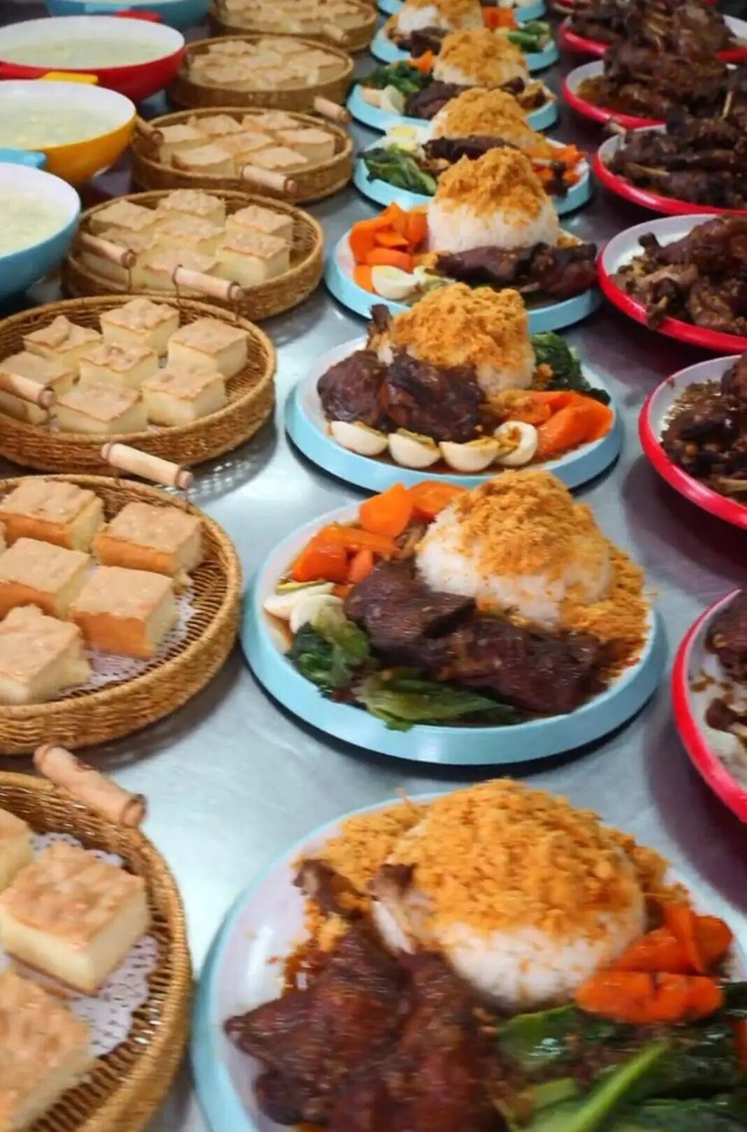 河南一幼儿园20元餐费能吃龙虾鲍鱼