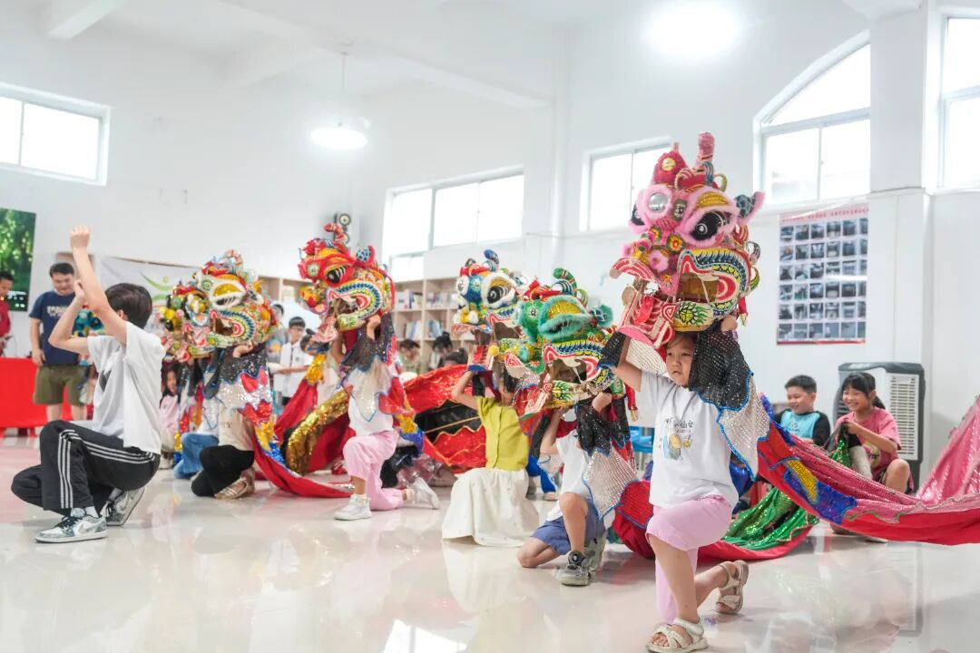 一场走进社区的“童心舞动”：在身段步法中感受民俗律动 (6).jpg