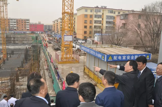 包头市市长赵江涛赴第八医院调研建设中的新住院医技楼