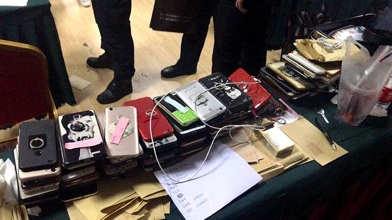 教科书式戏精！56岁大妈冒充20岁小妹诈骗红包